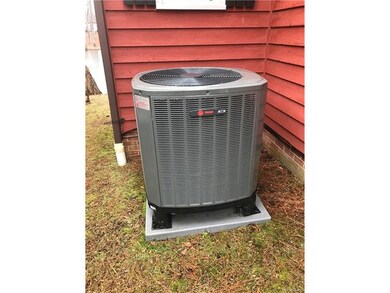 702 Willow Ct, Hopewell, VA 23860 - photo 2