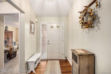 47231 Admirals Cove Ln unit 21, Chesterfield, MI 48051 - photo 3