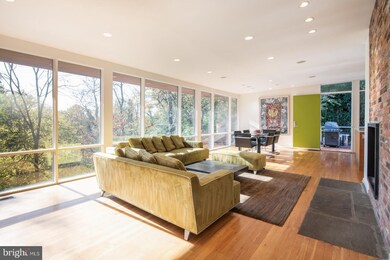 2212 Whiteoaks Dr, Alexandria, VA 22306 - photo 4