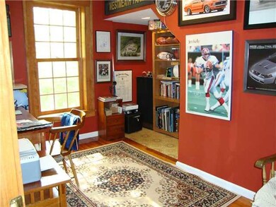 Studio/Study/Office Den