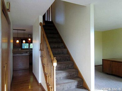 Foyer. Welcome to this wonderful home.
