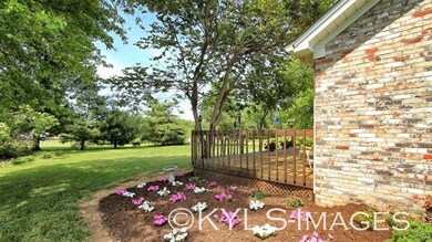 135 Hickory Dr, Harrodsburg, KY 40330 - photo 7