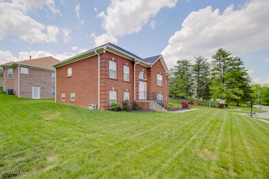 6101 Hudson Creek Dr, Louisville, KY 40291 - photo 2