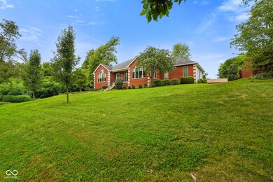 654 Kinney Ln, Columbus, IN 47201 - photo 3