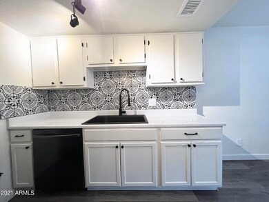 1231 E Lawrence Ln unit 14, Phoenix, AZ 85020 - photo 7