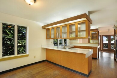 4075 W Mercer Way, Mercer Island, WA 98040 - photo 5