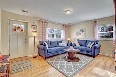 04-Family Room