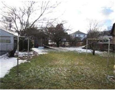 11 Kosciusko St, Indian Orchard, MA 01151 - photo 3