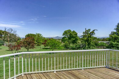 4002 Livingston Rd, Central Point, OR 97502 - photo 6