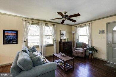 2218 Orchid Dr, Falls Church, VA 22046 - photo 3