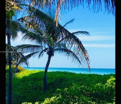 Carriage House Condo unit 814, Miami Beach, FL 33140 - photo 6