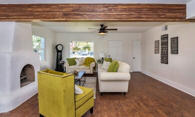 3130 N 26th Pl-large-005-13-Main Living