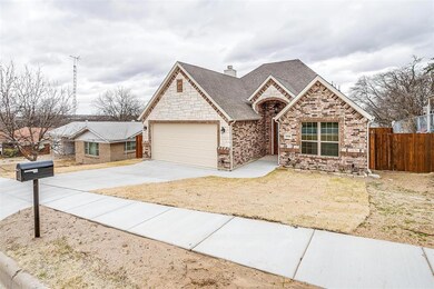 8508 Gibbs Dr, White Settlement, TX 76108 - photo 3