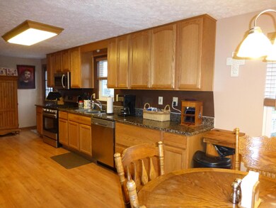 692 Cherryhaven Dr, Columbus, OH 43228 - photo 7