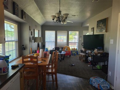 615 Oldham St, Bonham, TX 75418 - photo 4