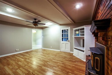 1209 Red Oak St, Ennis, TX 75119 - photo 7