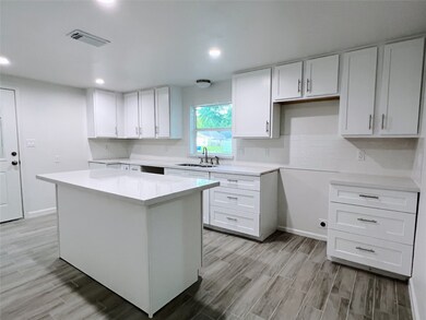 1421 6th St, Rosenberg, TX 77471 - photo 5