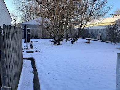 1008 Raymond St NW, Warren, OH 44485 - photo 4