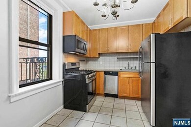 Tudor Arms unit 3H, Cliffside Park, NJ 07010 - photo 6