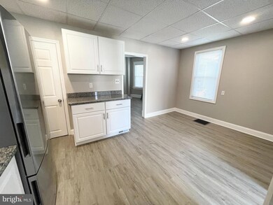 1545 Chichester Ave, Marcus Hook, PA 19061 - photo 4