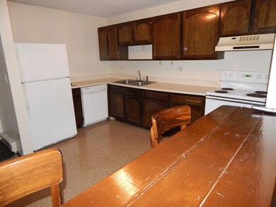 112 Capital Hill Dr unit I-112, Londonderry, NH 03053 - photo 4