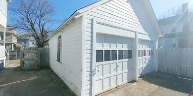 103 Essex St, Indian Orchard, MA 01151 - photo 4