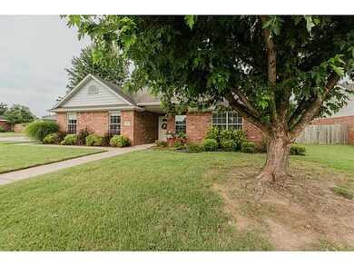 Exterior Front. 3804 SW Maple Rd