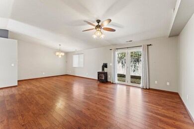 109 Freedom Cir, Grants Pass, OR 97527 - photo 5