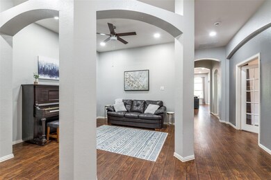 932 Rock Ridge Ct, Hurst, TX 76053 - photo 4