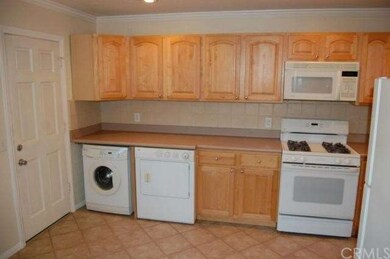 Very clean and bright. Washer, Dryer & Refrigerato