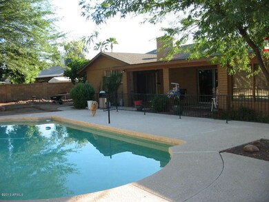 pool and house 1