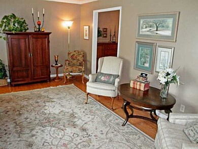 5596 Ramblewood Ct, Columbus, OH 43235 - photo 4