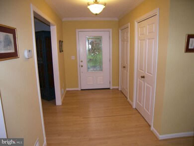 14821 Spring Meadows Dr, Germantown, MD 20874 - photo 2