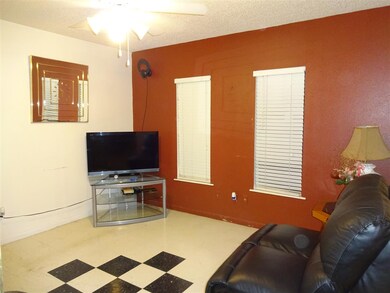 515 E Stewart St, Laredo, TX 78040 - photo 2