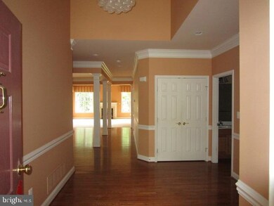 6816 Crofton Colony Ct, Crofton, MD 21114 - photo 2