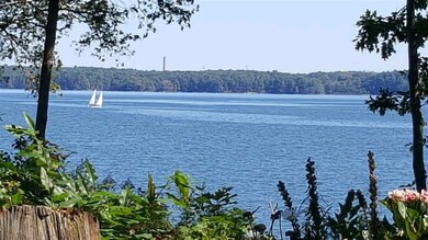 139 Cushing Rd, Newmarket, NH 03857 - photo 2