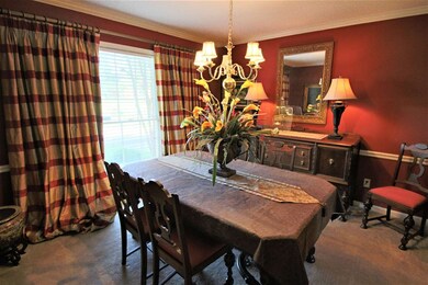 Great Space For All Your Family Feasts!!