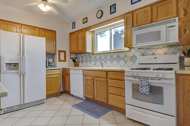 158 Glencoe Rd ~ Eat-in Kitchen
