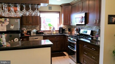 211 Yeonas Dr SW, Vienna, VA 22180 - photo 3