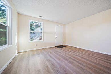 329 N Main Street #8 Ashland OR 97520