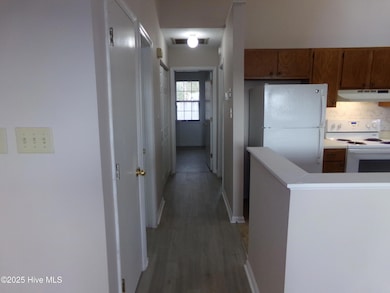 138 Witten Cir unit B, Havelock, NC 28532 - photo 6