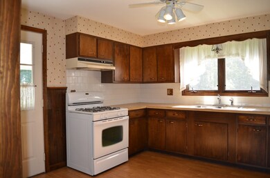 16 Ridge Rd, West Brookfield, MA 01585 - photo 4