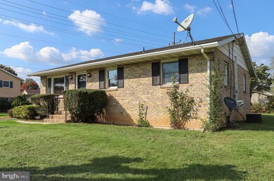 413 Catherine St, Greencastle, PA 17225 - photo 2