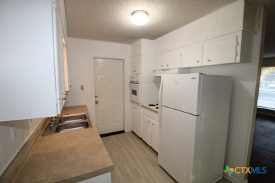 512 Creek St, Copperas Cove, TX 76522 - photo 5