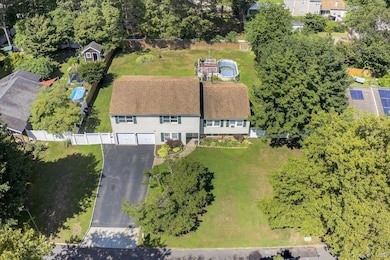 18 Sugarbush Ln, Coram, NY 11727 - photo 3