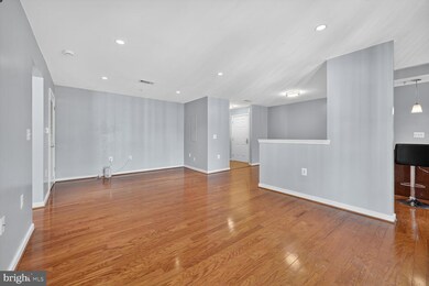 4071 S Four Mile Run Dr unit 401, Arlington, VA 22204 - photo 7