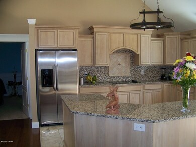 254 Locust Dr, Milford, PA 18337 - photo 3