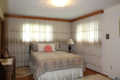 6141 Cherry Hill Dr, Columbus, OH 43213 - photo 6