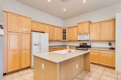 5633 E Grove Cir, Mesa, AZ 85206 - photo 5
