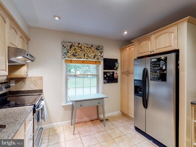 23 Inverin Cir, Lutherville Timonium, MD 21093 - photo 6